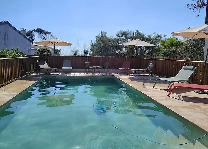 Rose Jacuzzi Vue Villa