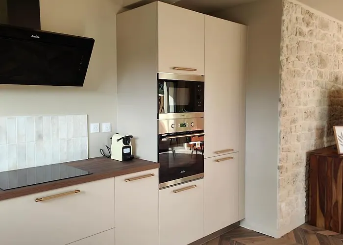 Rose Jacuzzi Vue Villa