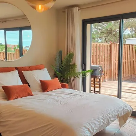 Rose Jacuzzi Vue Villa Lacanau