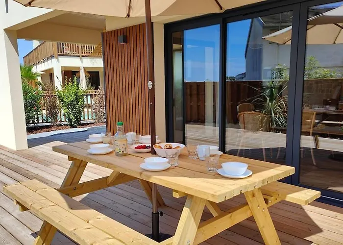 Rose Jacuzzi Vue Villa *