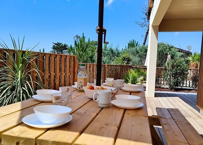 Rose Jacuzzi Vue Villa *